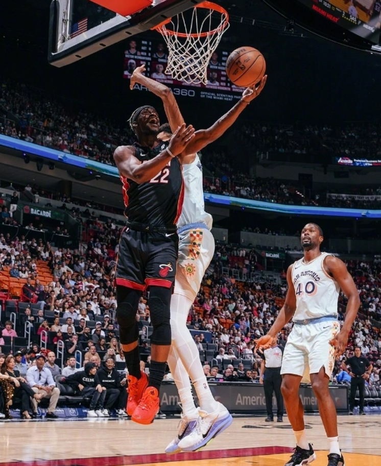 APP下载NBA常规赛赛程吃紧，迈阿密热火赛前伤情更新，管理层满意，身体对抗强度拉满的简单介绍