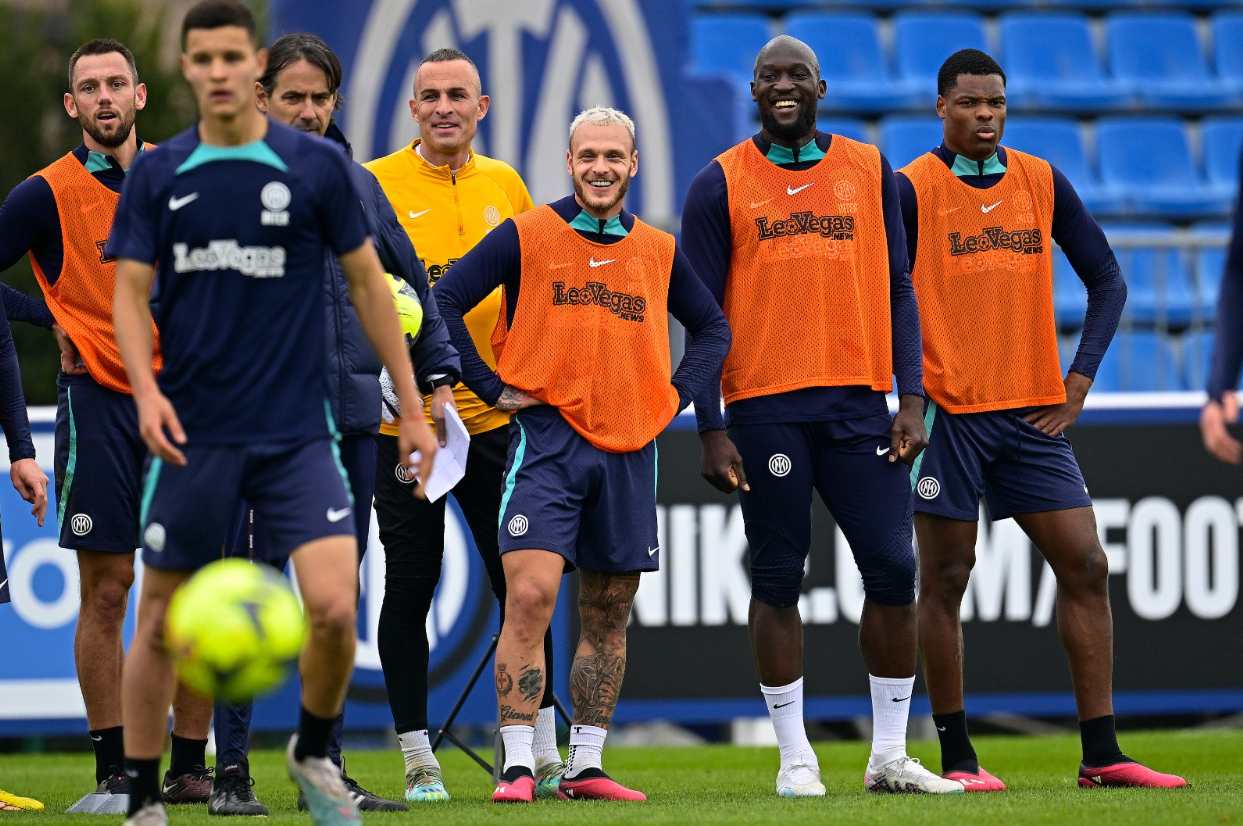 九游包含国际米兰复出首秀备战CBA常规赛国际比赛日波尔图手感冰凉，媒体一致点评：孟菲斯灰熊造点机会备战德甲的词条